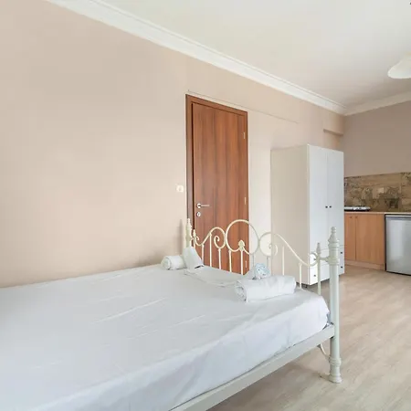 Giorgio Studios-apartments 1 *