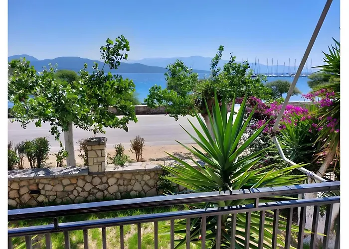 Giorgio Studios-apartments 1 3* Nikiana